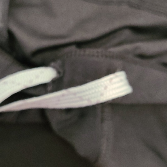 New Balance crops with reflective piping - Picture 6 of 8